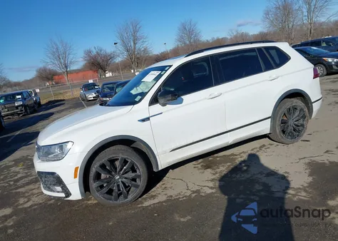 2021 Volkswagen Tiguan 2.0T Se/2.0T Se R-Line Black/2.0T Sel z USA, uszkodzony, nr VIN 3VV2B7AX8MM029368